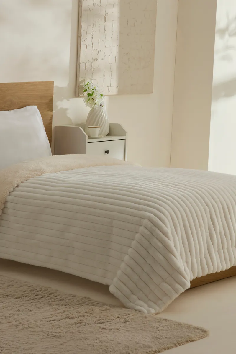 Karaca Stripe Sherpa Weiße Decke 150x200