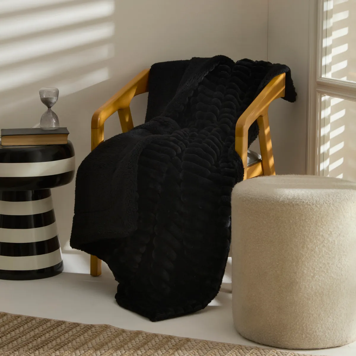 Karaca Stripe Sherpa Schwarze Decke 130x150