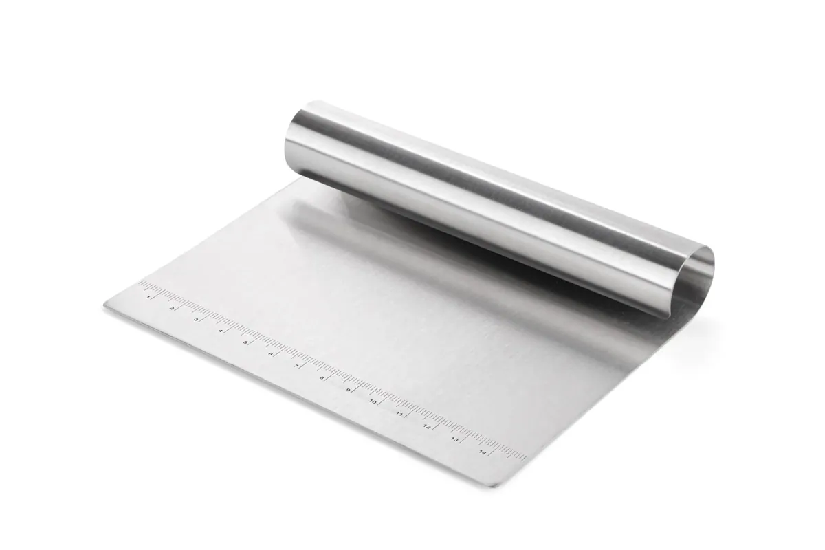 Teigschaber aus Edelstahl - Präzise Teigkarte mit Skala 15cm
