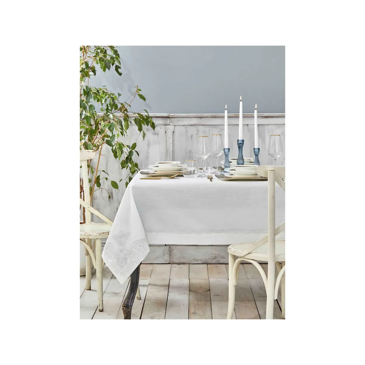 Karaca Home Ades White Französische Spitzentischdecke 160cm x 240cm