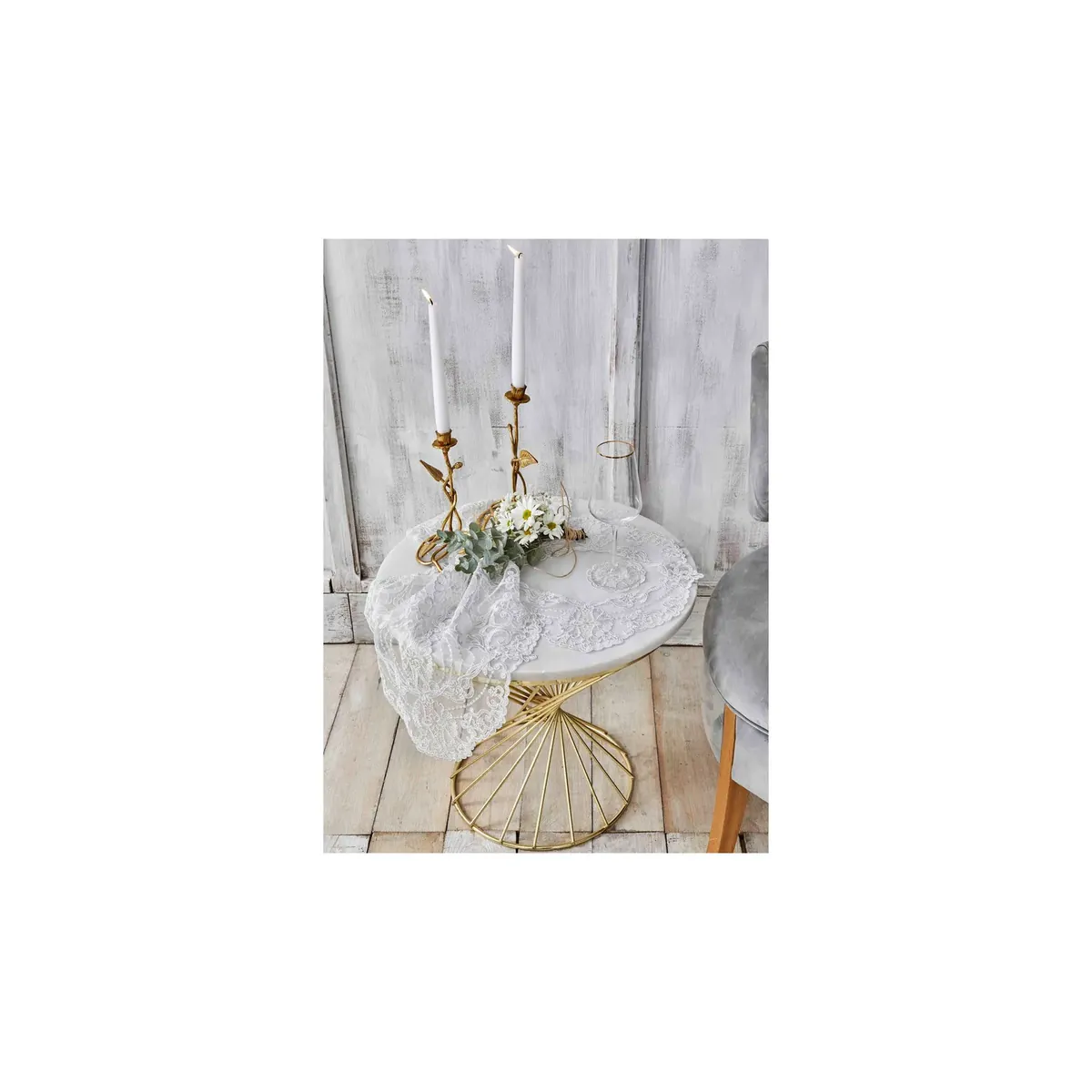 Karaca Home Dolores 15 Stück besticktes Wohnzimmer Set Weiß