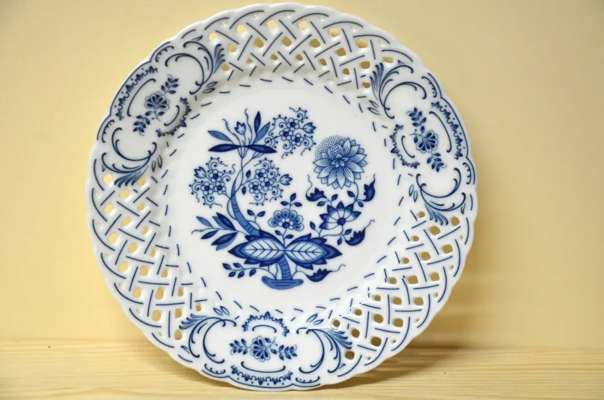 Hutschenreuther  Zwiebelmuster Durchbruchteller klein