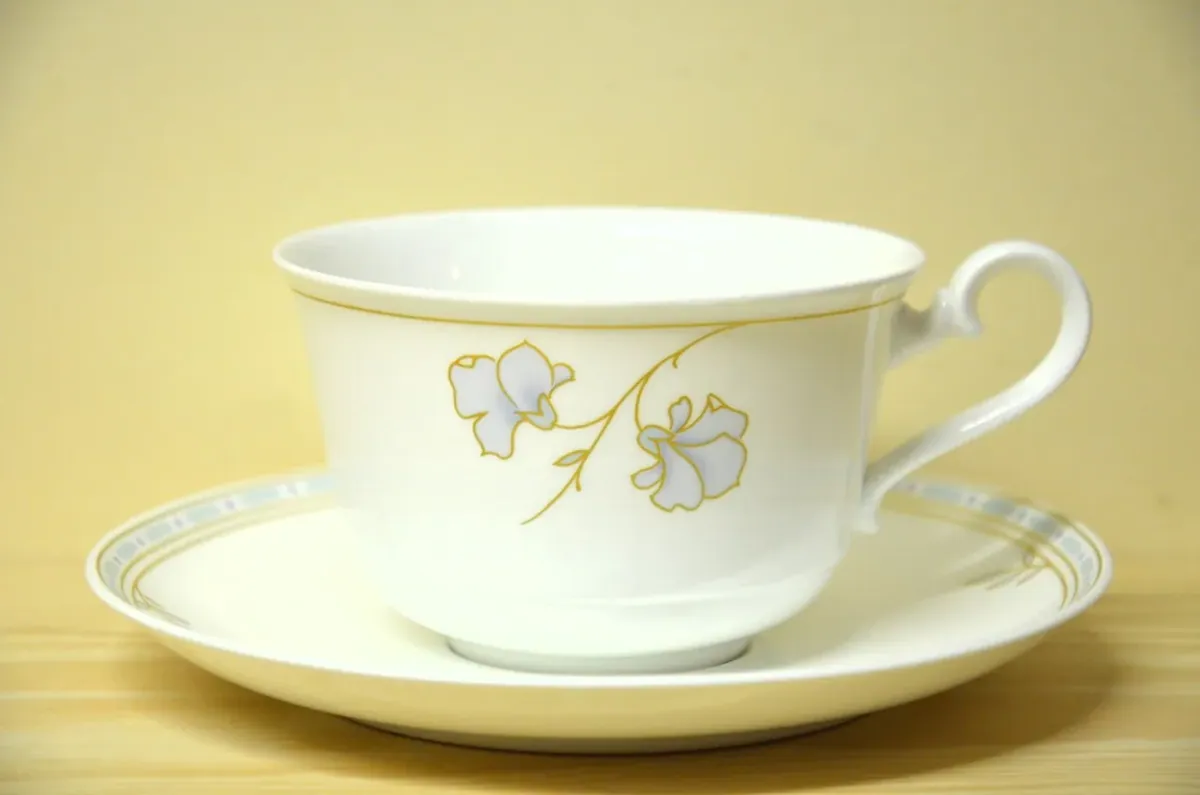 Villeroy & Boch Flora Azzurra Capuccino / Jumbotasse mit Untere
