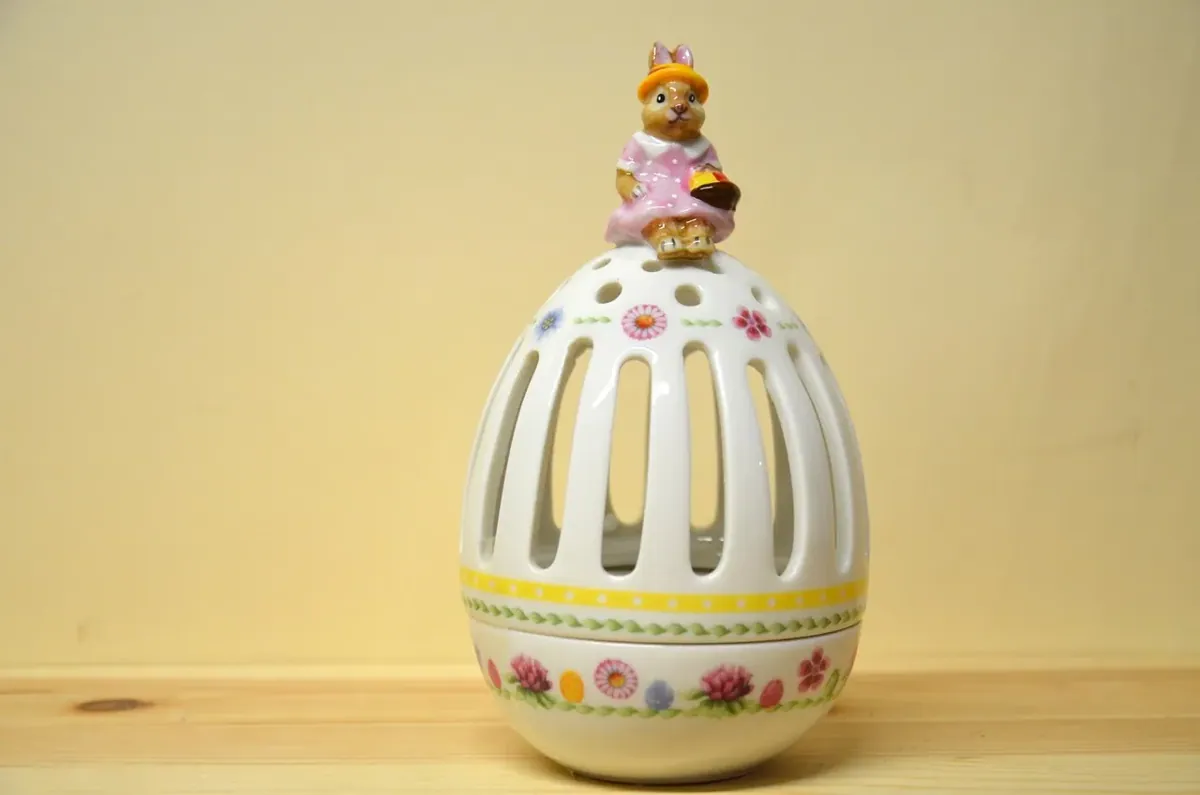 Villeroy & Boch Bunny Tales Teelichthalter Ei mit Osterhäsin NEU