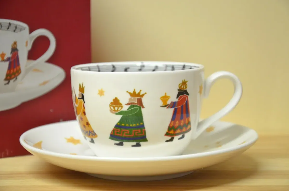 Hutschenreuther Sammelkollektion 2016 Cappuccinotasse mit Untere  NEU