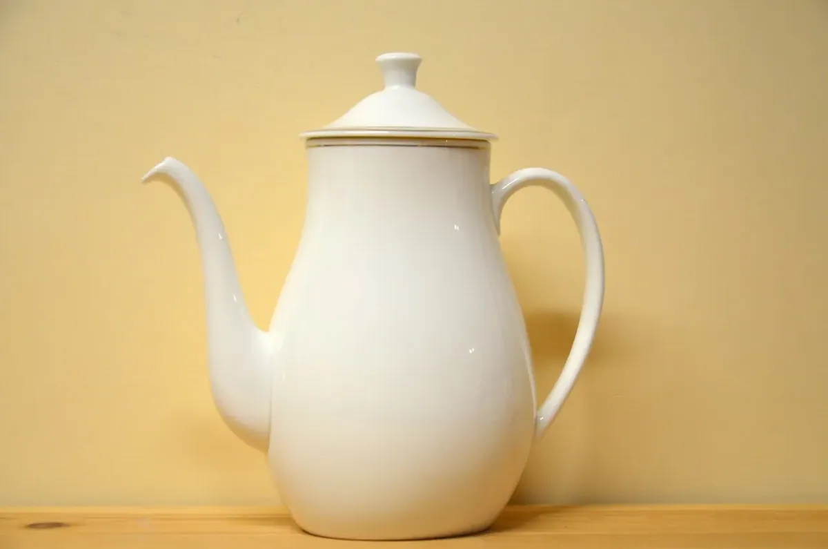 Wedgwood Gold Doric Kaffeekanne