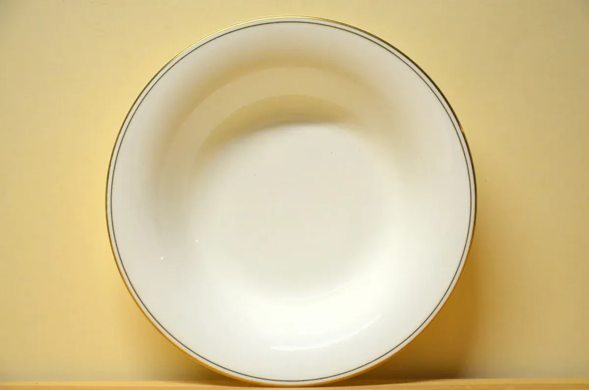 Wedgwood Gold Doric Salatteller
