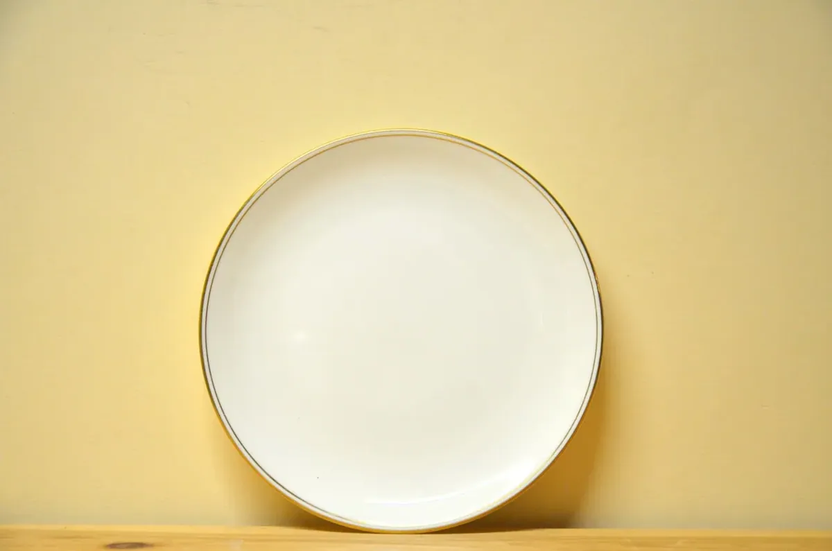 Wedgwood Gold Doric Brotteller