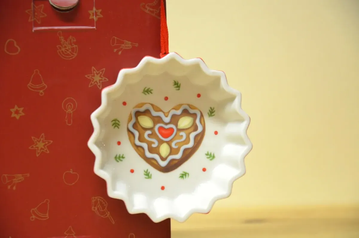 Villeroy & Boch Winter Bakery Decoration Anhänger Back / Kuchenform mit Herz Neu