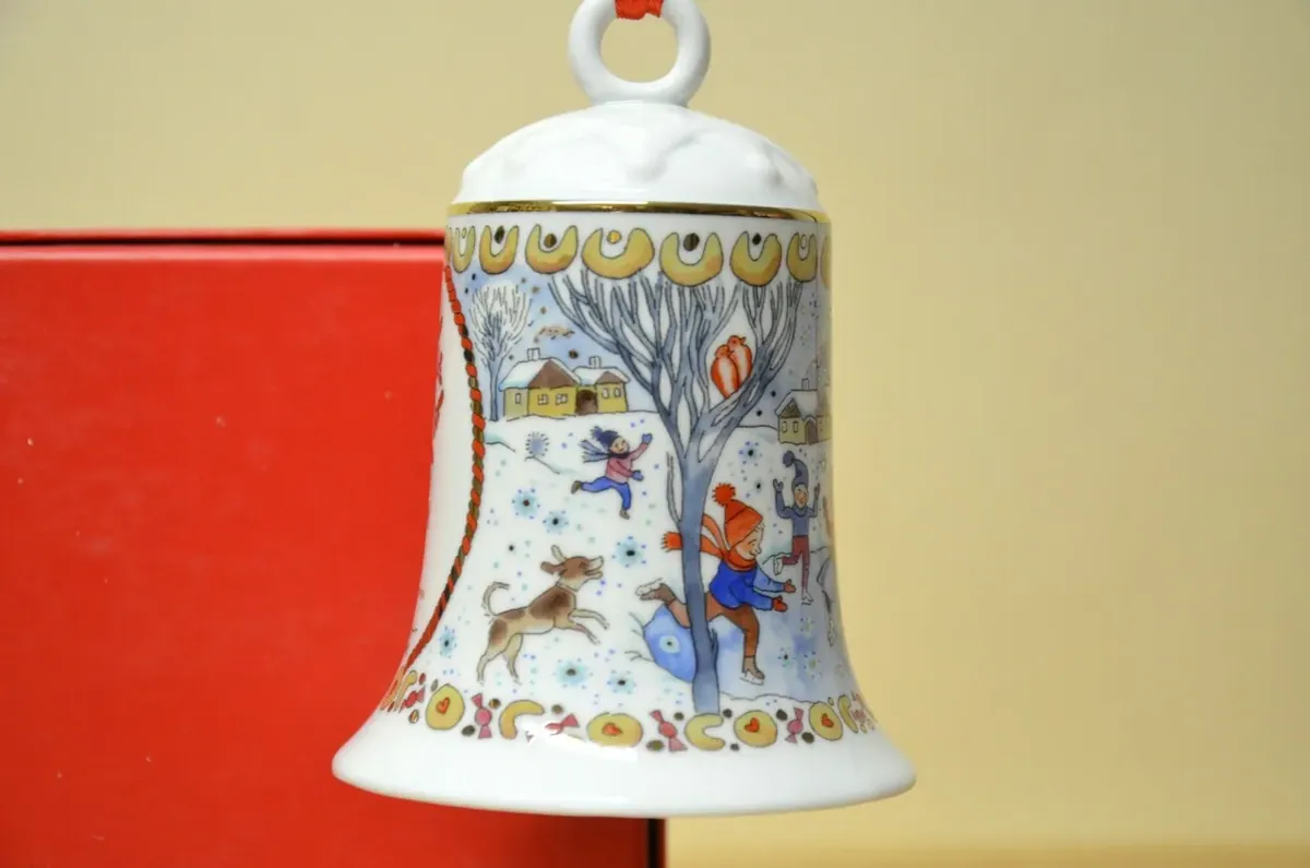 Hutschenreuther Weihnachtsglocke Dekor Winterfreuden Limited Edition 2018 NEU
