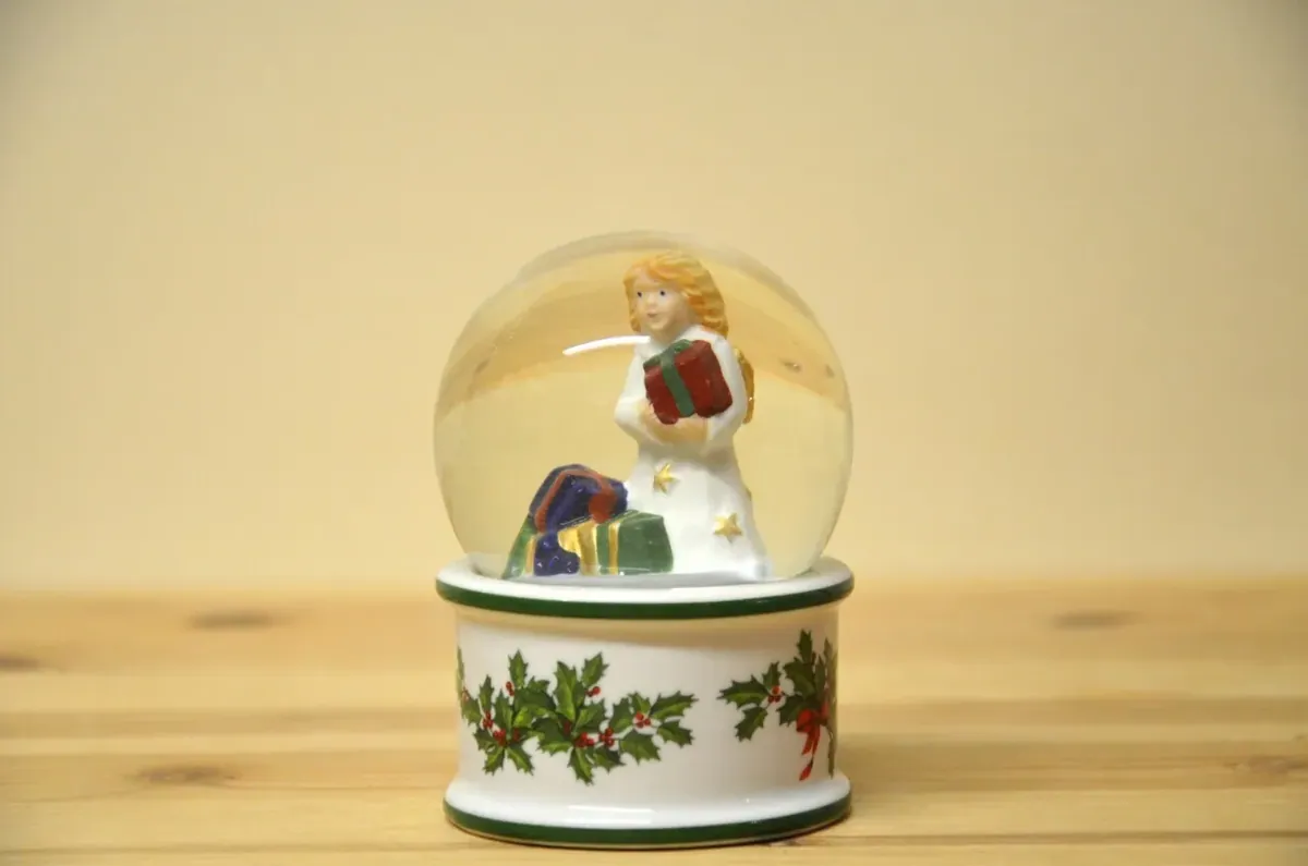 Villeroy & Boch Christmas Toys Schneekugel Engel NEU