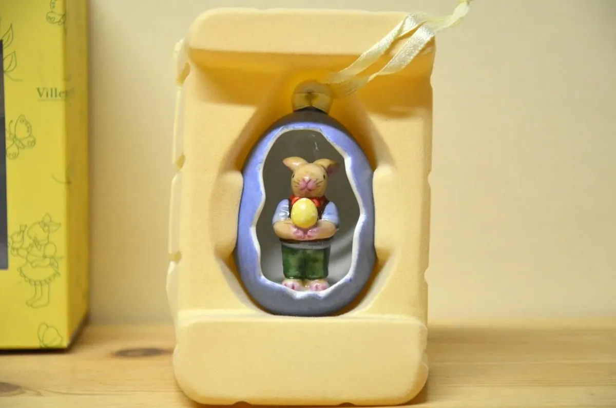 Villeroy & Boch Bunny Tales Ornament - Ei Max in blauem Ei NEU