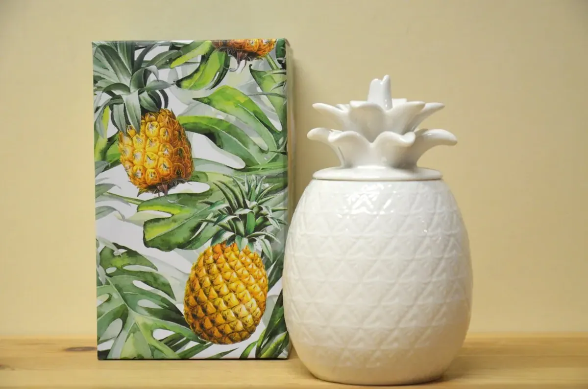 Easy Life Happy Easter Madagaska Dose in Form Ananas NEU