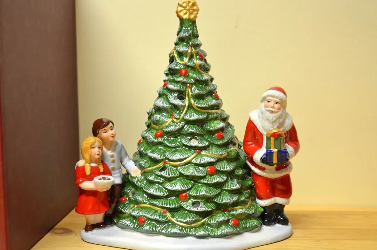 Villeroy & Boch Christmas Toys Santa am Baum NEU