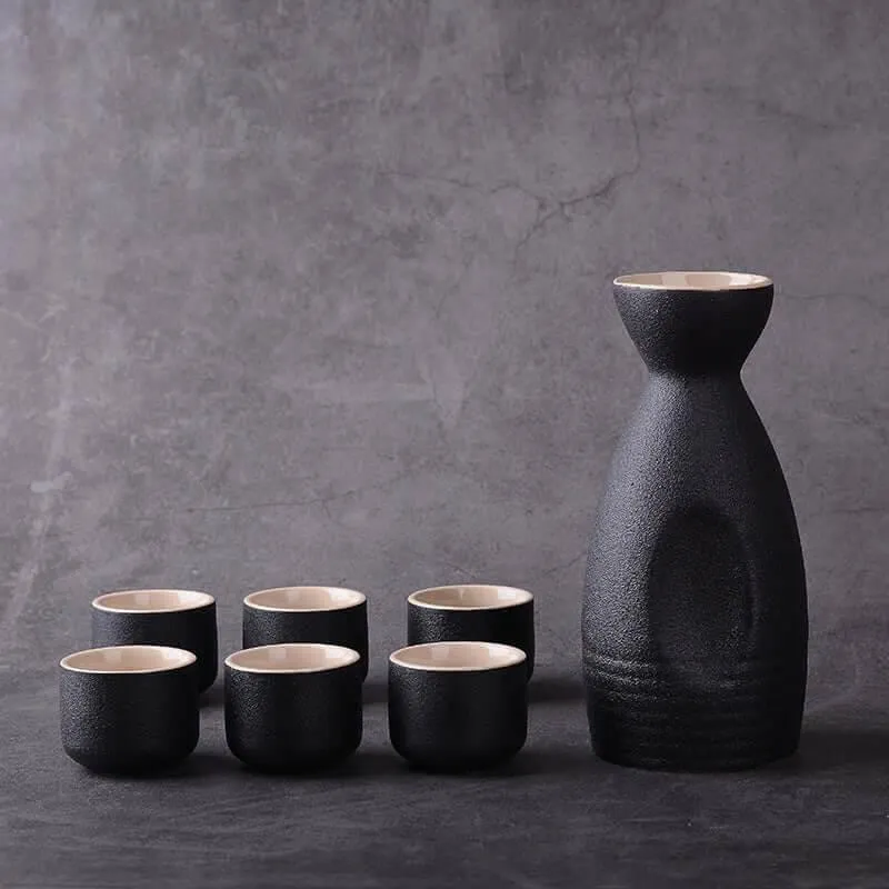 Komplettes Sake Trinkset aus Keramik (Zwei Varianten und Farben)