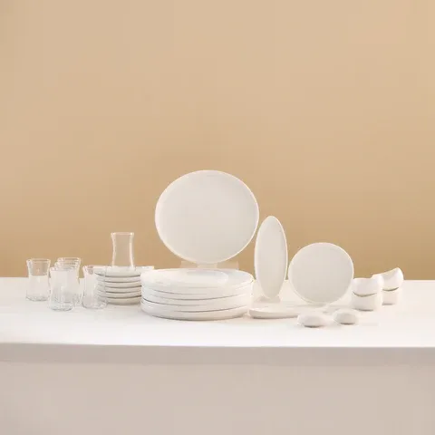 Karaca Bone China Olla 28-teiliges Servierset für 6 Personen, Weiß