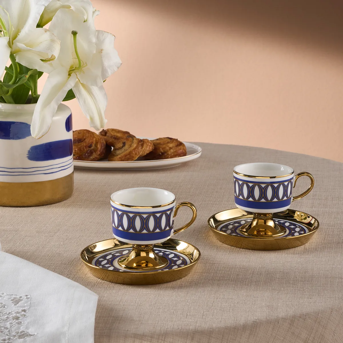 Karaca Hilal 4-teiliges Porzellan Türkisch-Kaffeetassen-Set, 85 ml, Mehrfarbig