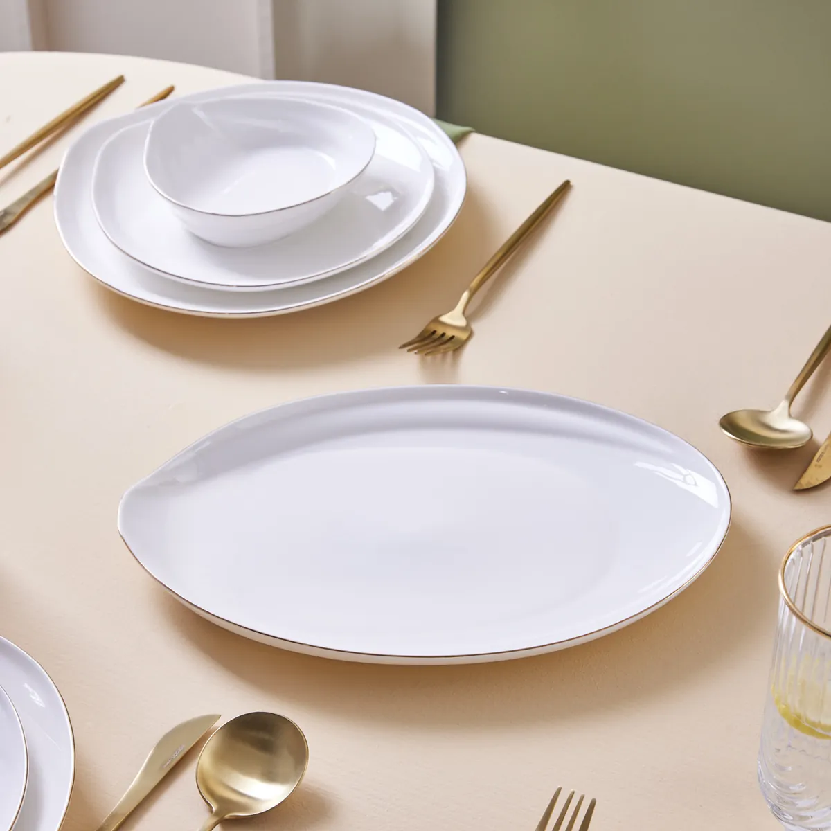 Karaca Red Carpet Collection Stream Bone Yakamoz 59-teiliges 12-Personen-Geschirrset Gold