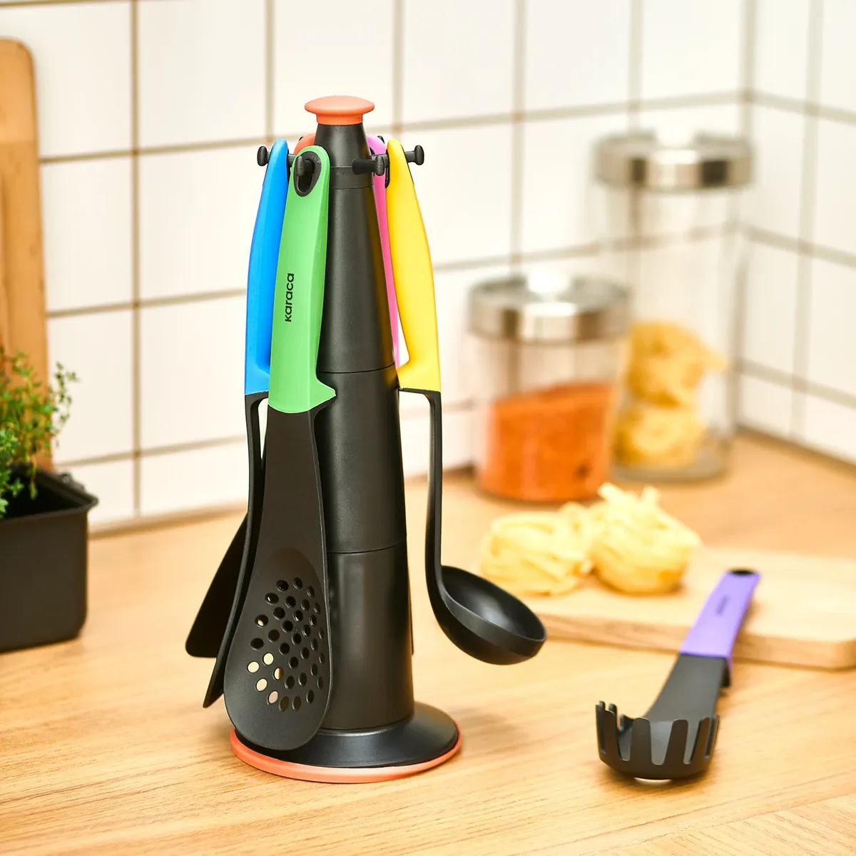 Karaca Rainbow 7-teiliges Service-Set mit Ständer