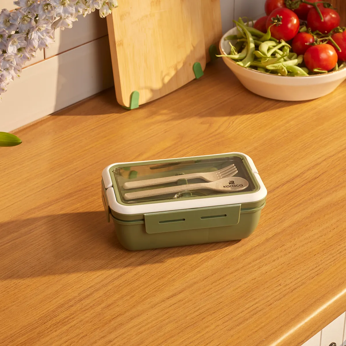 Karaca Fusca Lunchbox mit Gabel und Löffel Grün