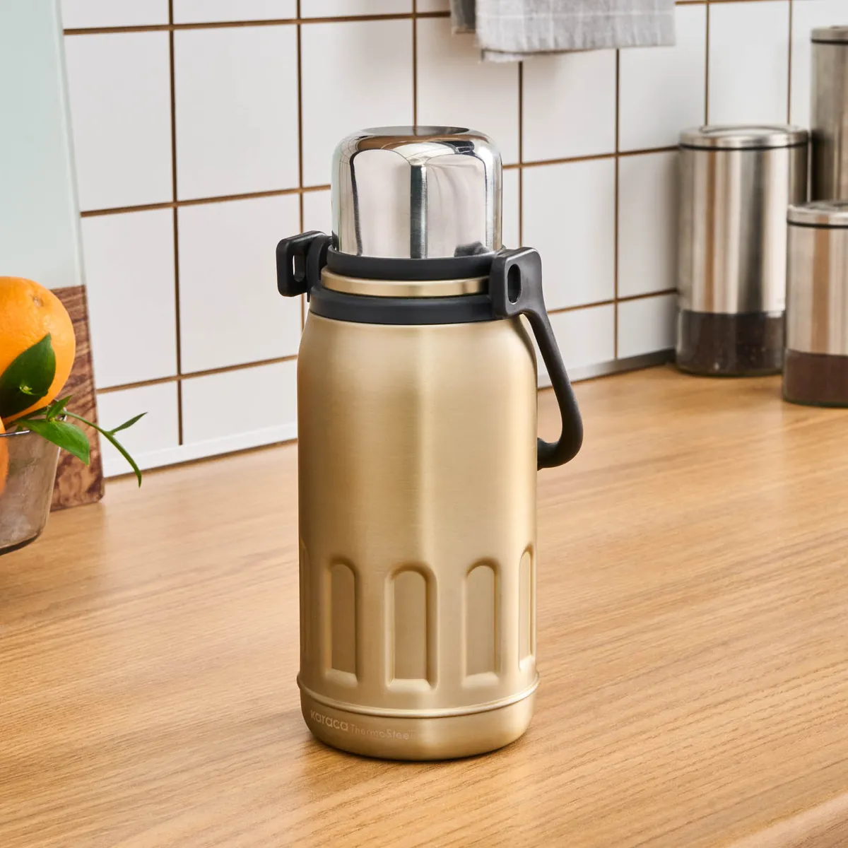 Karaca Adent Edelstahl Auslaufsicherer Thermos 800 ml Gold