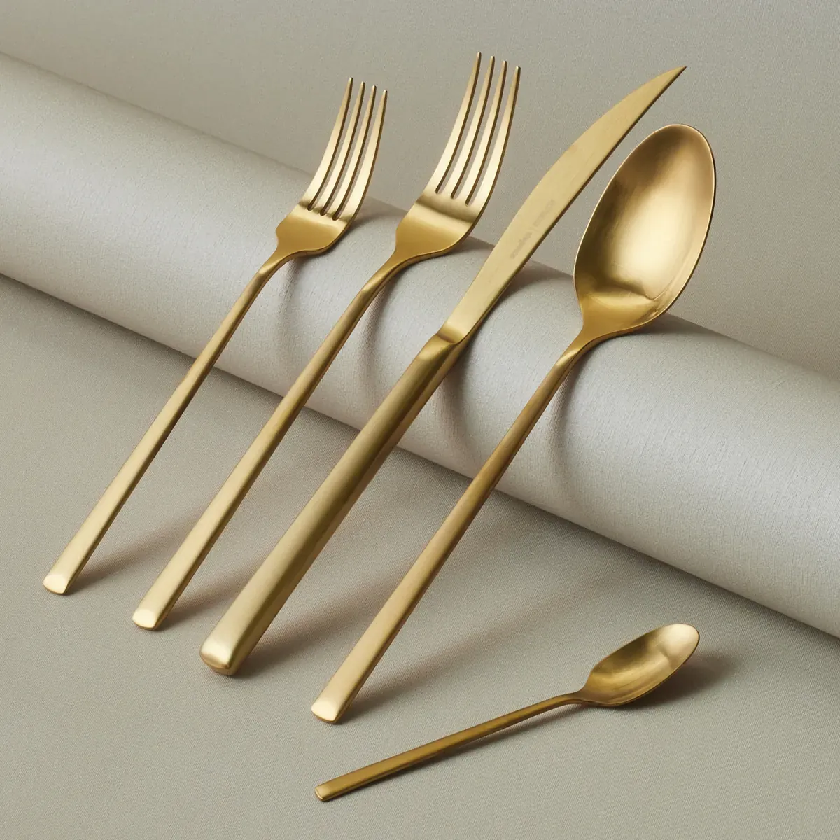 Karaca Tivoli Matte Gold 6-Personen 30-teiliges Besteckset