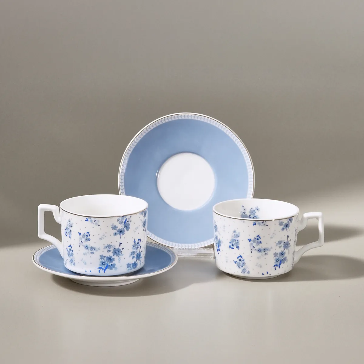 Karaca Jardin Bone-China Teetassen- und Untertassen-Set, 4-teilig, für 2 Personen, 230 ml, Blau