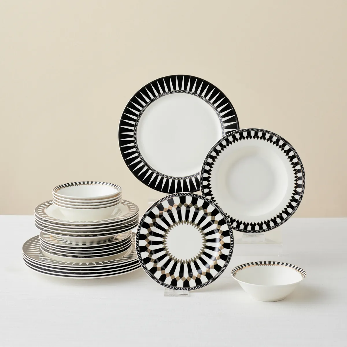 Karaca Elegance Bone Helsinki 24-teiliges Tafelservice für 6 Personen