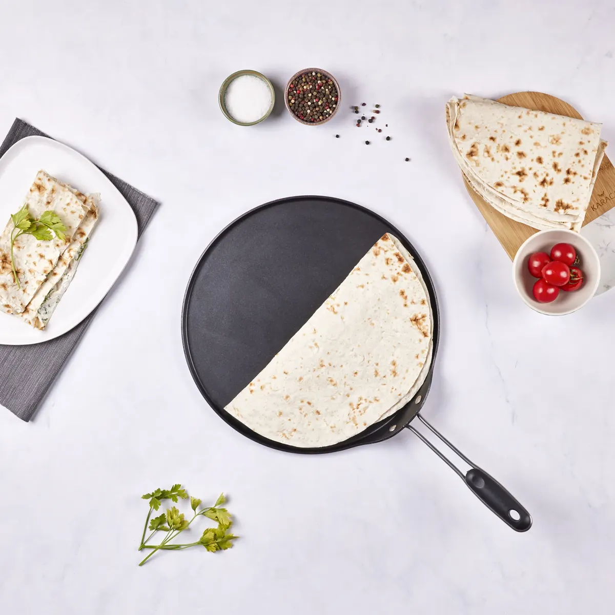 Karaca Love of Kitchen Graue Pfanne für Pfannkuchen und Lavash 34 cm