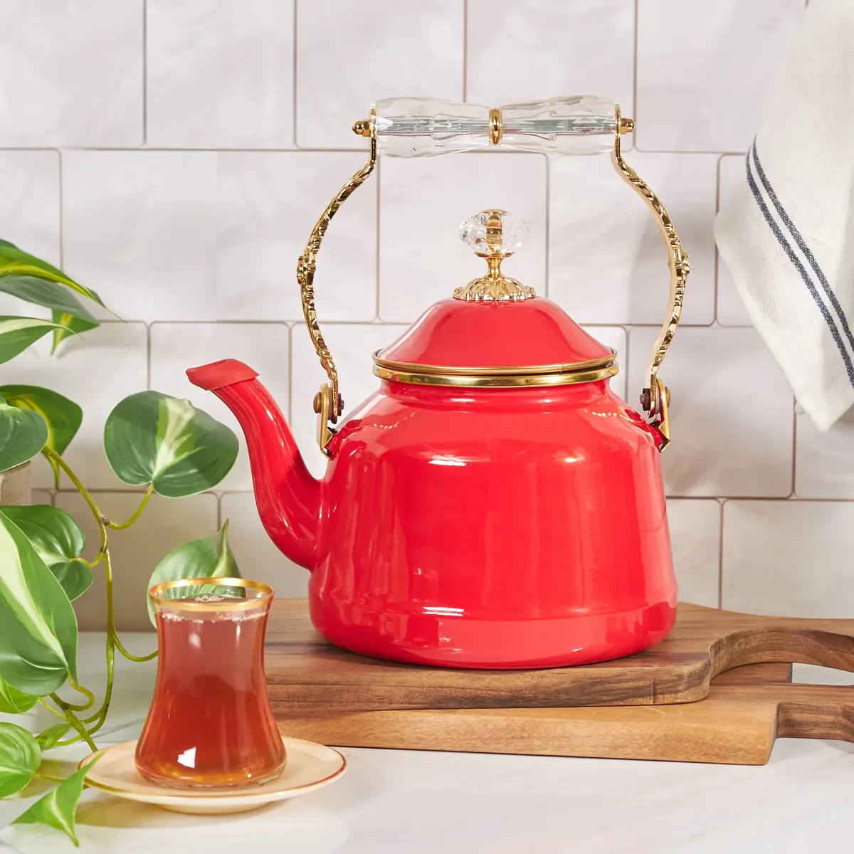 Karaca Troy Vintage Wasserkocher Rot