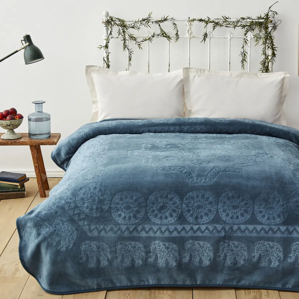 Karaca Home Elefant Petrol Double Soft Embosy Decke