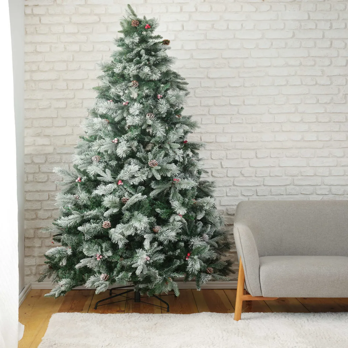 Karaca Verschneiter Weihnachts-Tannenbaum 240 cm
