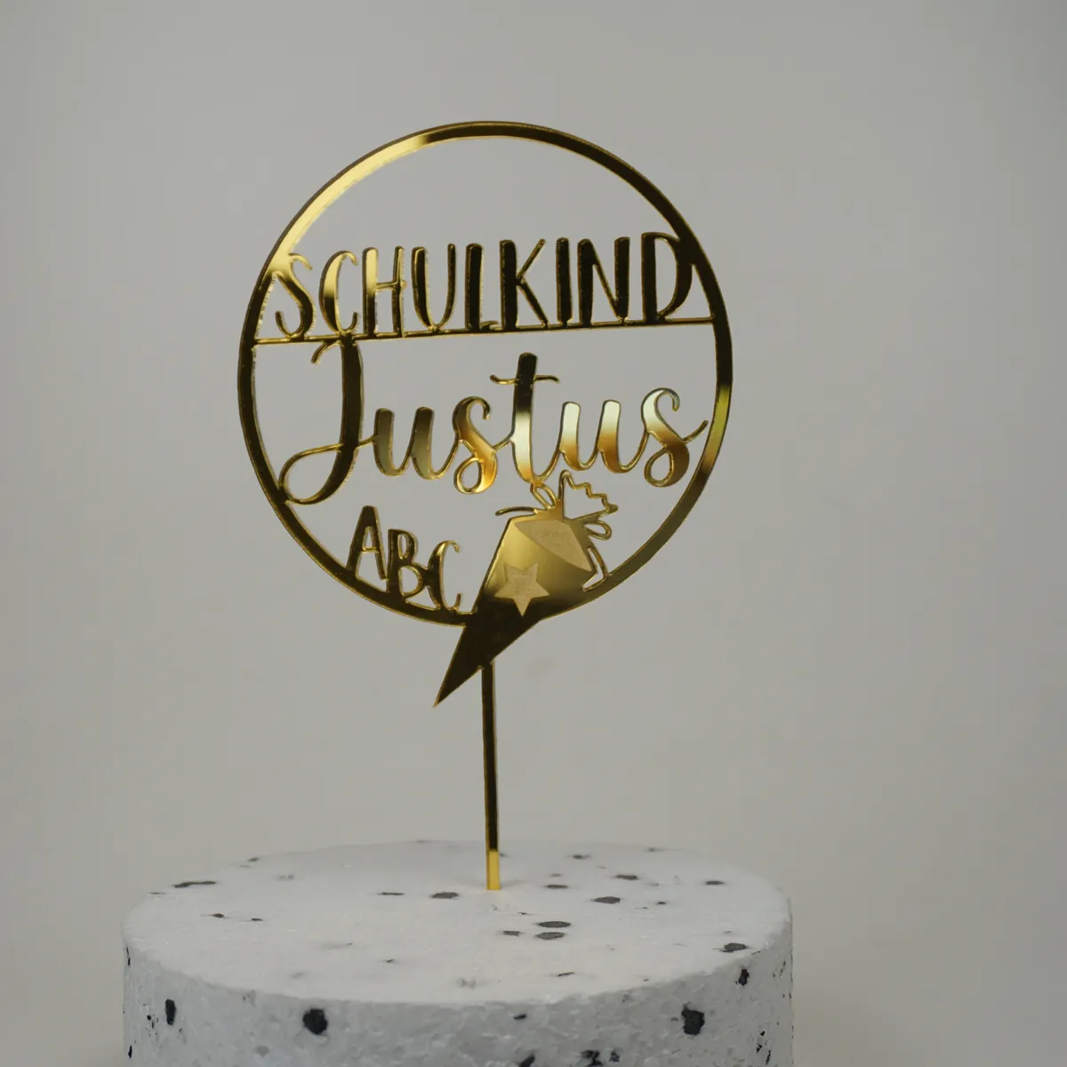 Schulkind NAME mit Schultüte & ABC – personalisierter Caketopper