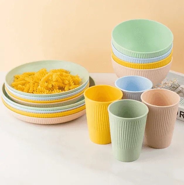 Komplettes Picknick Geschirrset | Camping Geschirr (16-teilig - viele Farben)