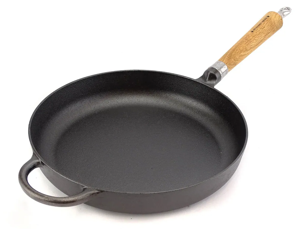 RONNEBY BRUK Gusseisen Bratpfanne MAESTRO 28 cm Eichenholzgriff, schon eingebrannt