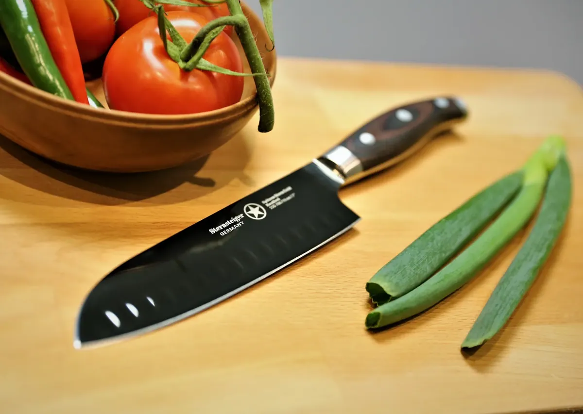 Titan Santoku-Messer mit Hohlschliff (7"/18cm) | MEGA FRIDAY DEAL