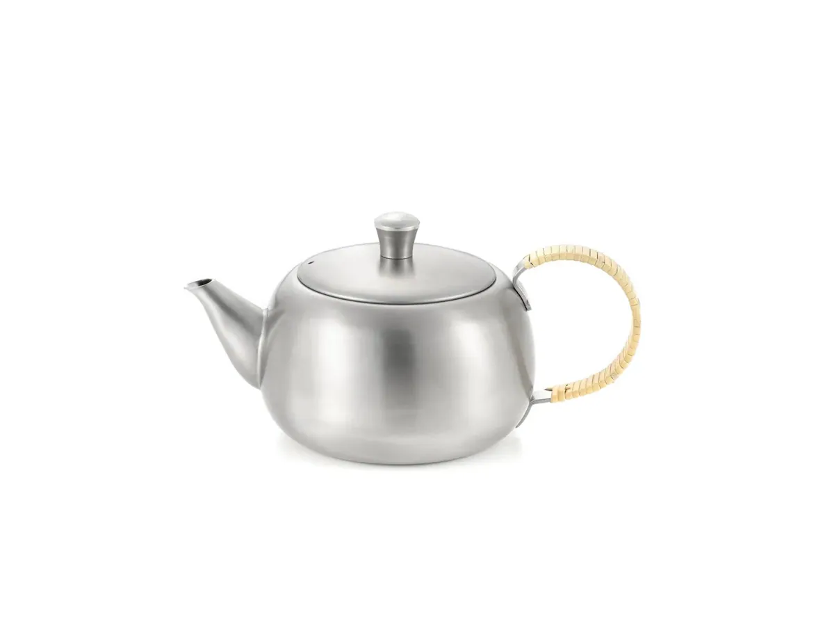 YOSHIKAWA Mini Teekanne 0,5 L aus Japan Edelstahl mit Rattan-Seitengriff