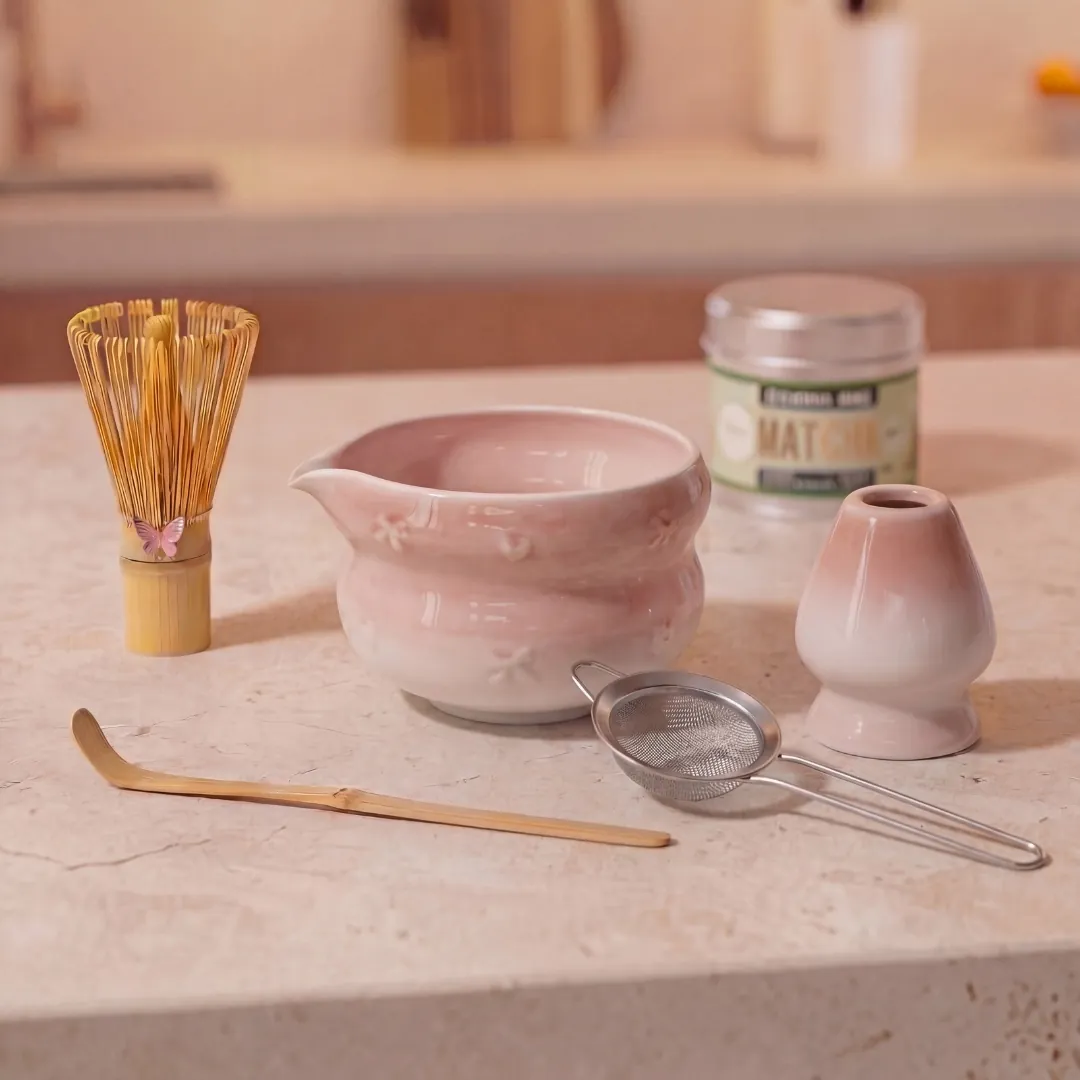 Kikis Matcha Set Rose - Chasen, Sieb, Schale, Halter & Löffel
